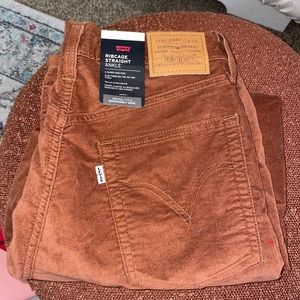 Levi Women’s Jeans NWT